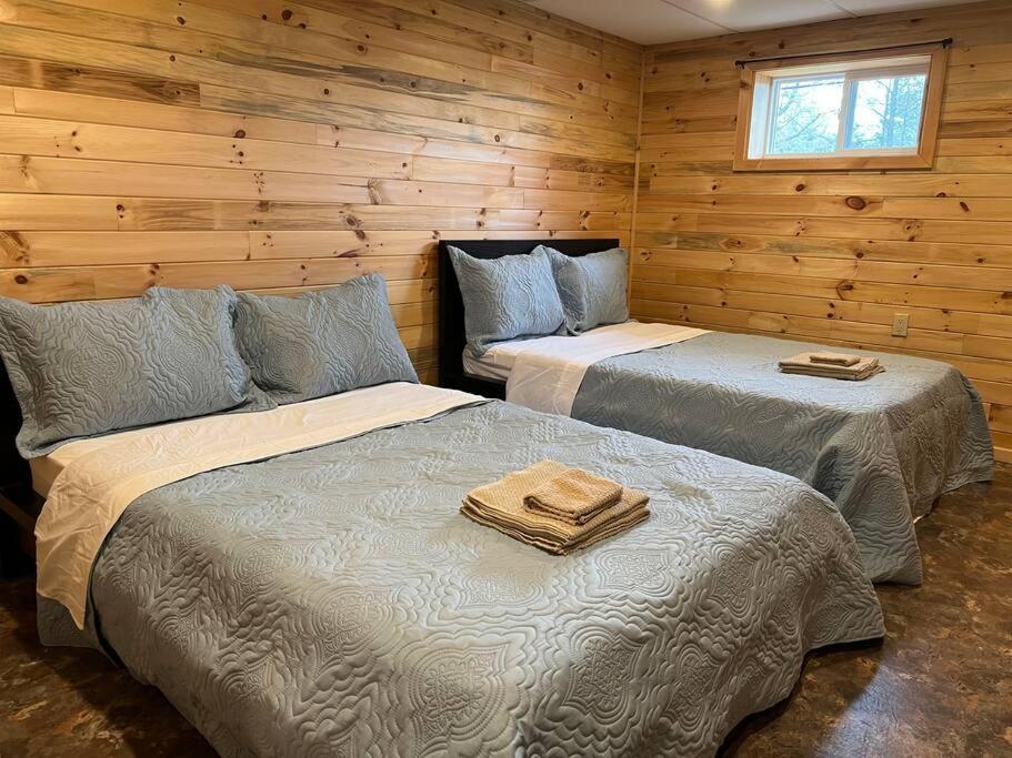 Family Friendly Cottage ☆Walking Distance To Beach Lions Head Zewnętrze zdjęcie